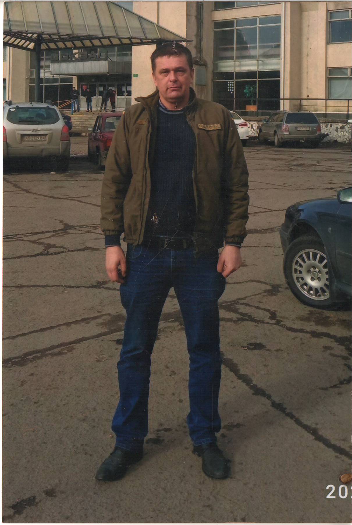 Руслан Ференці перед війною на ужгородському автовокзалі